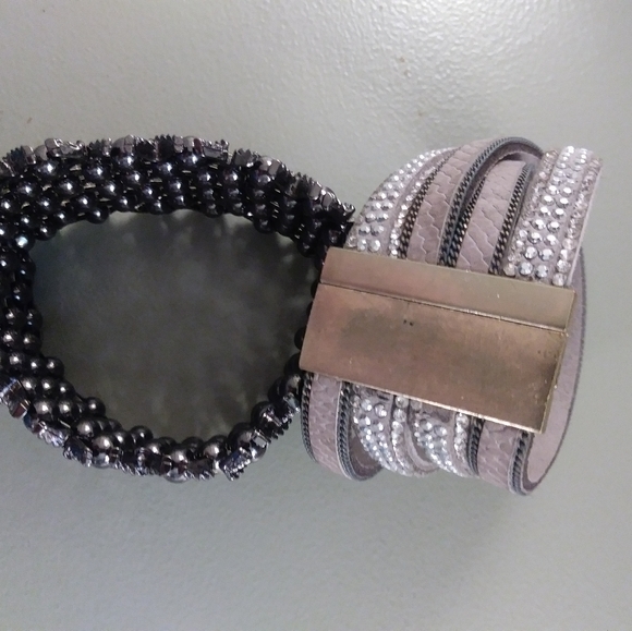 Bracelets - Picture 2 of 12